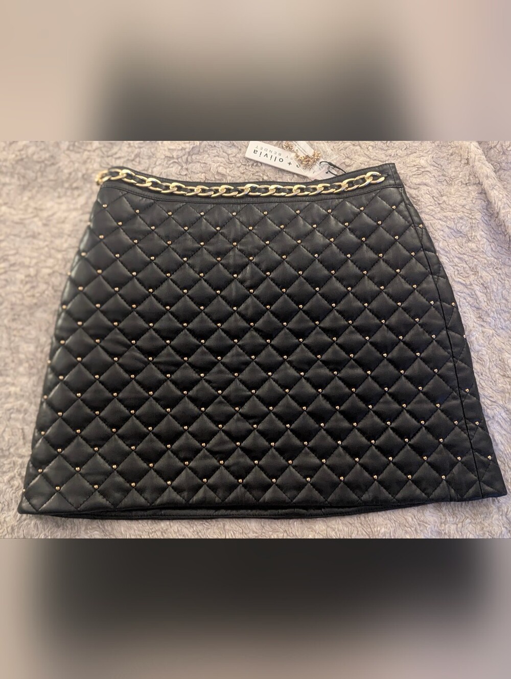 Alice + Olivia Black Quilted Vegan Leather A-Line Mini Skirt with Gold Chain - Picture 3 of 13